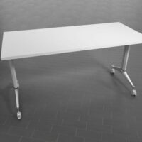 TABLE NET PLIABLE À ROULETTES